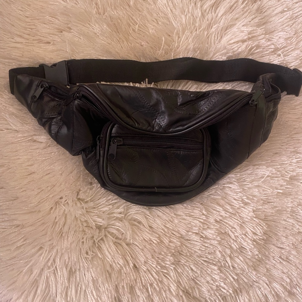 Sleek Black Men's Belt Bag